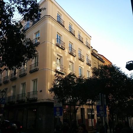 Nuria Hostal Madrid Bagian luar foto