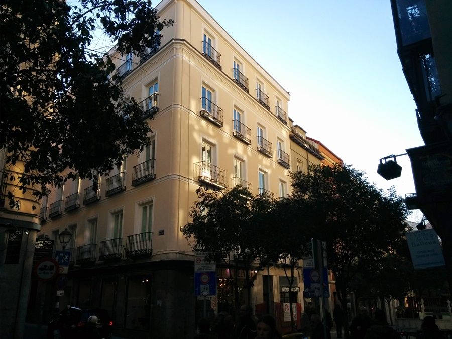 Nuria Hostal Madrid Bagian luar foto